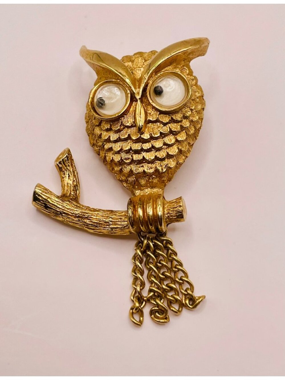 Vintage 1975 Avon Gold-Tone "Wise Guy" Owl Brooch Pin -21B